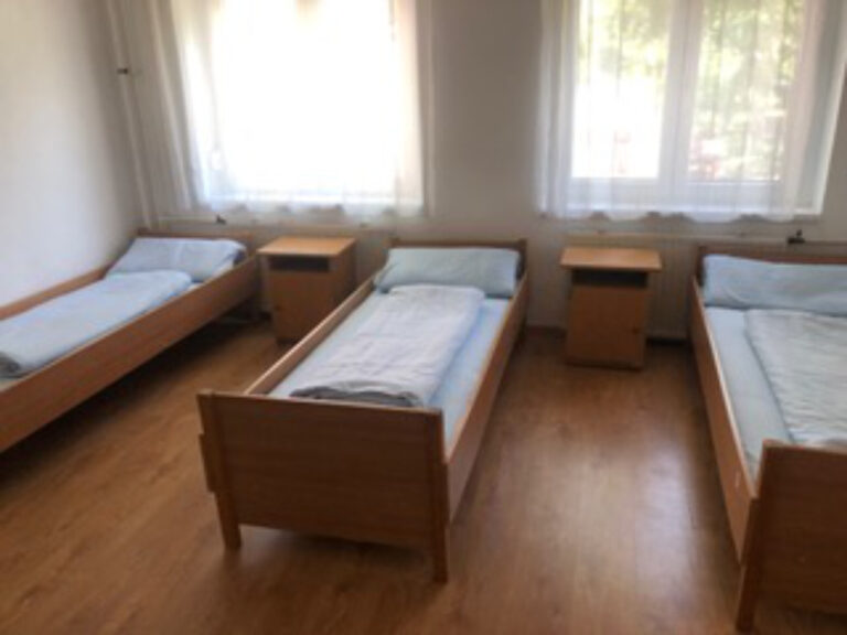 Tulipán Hotel munkásszálló Pápa - hálószobák